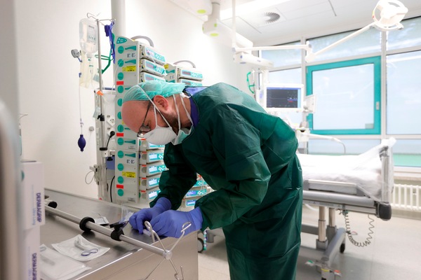 Coronavirus, 16.079 nuovi positivi in Italia in un giorno: 136 i decessi