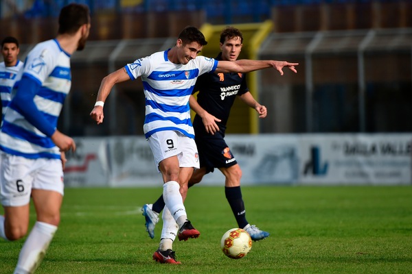 Serie C, Como-Pergolettese 0-0. Pro Patria-Lucchese 3-0
