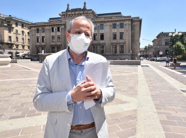 Vaccino Coronavirus, Crisanti: "Se fosse disponibile già a dicembre mi preoccuperebbe"