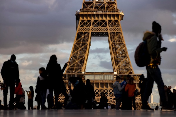 BFM-TV: "Nuovo lockdown nazionale in Francia per un mese"