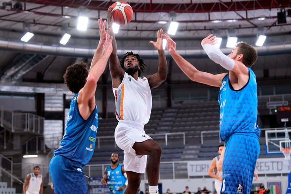 Brescia cade ancora: Roma vince 70-64