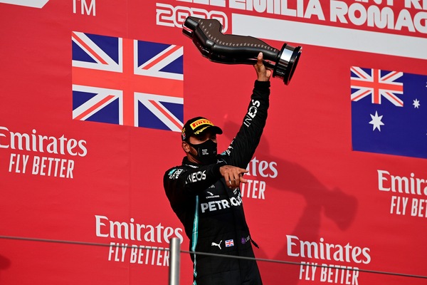 Gp Emilia Romagna, Hamilton: "Gara spossante ma grande vittoria"
