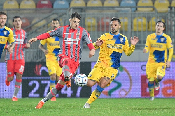 Cremonese, ancora una sconfitta: Rohden lancia il Frosinone