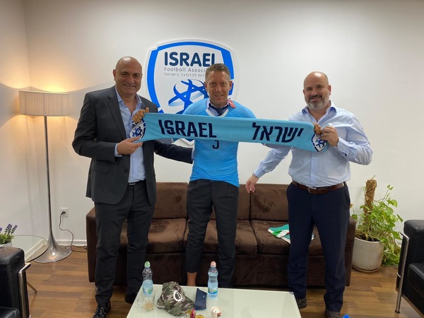 Lapo Elkann, viaggio di pace in Israele: eccolo in visita alla federcalcio