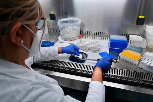 Vaccino Coronavirus, l'annuncio che fa ben sperare: "Sarà disponibile da marzo"