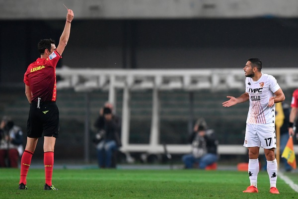 Giudice di Serie A, Caprari del Benevento fermato due turni