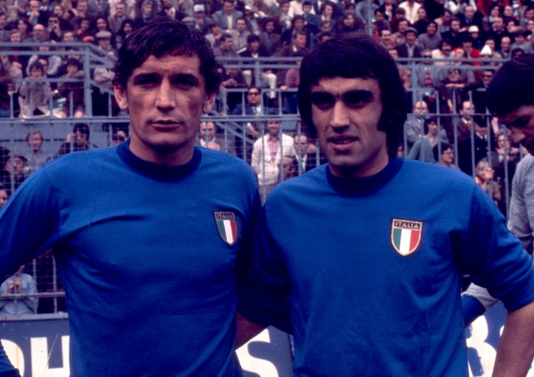 Gigi Riva compie 76 anni, gli auguri del Cagliari a Rombo di Tuono