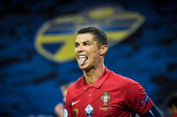 Cristiano Ronaldo, Leonardo ammicca. La Juve (per ora) è serena