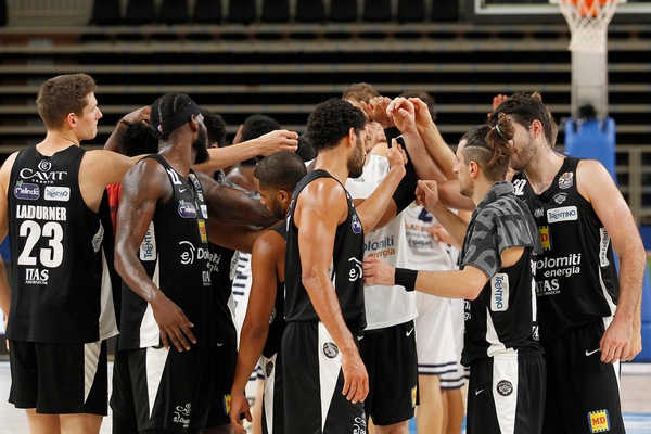 Eurocup: Virtus Bologna non sbaglia un colpo, Trento è già alle Top16