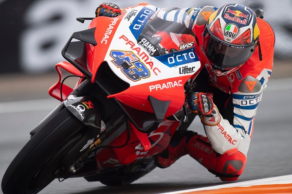 GP Valencia: Miller velocissimo nelle libere, indietro Valentino Rossi 18°