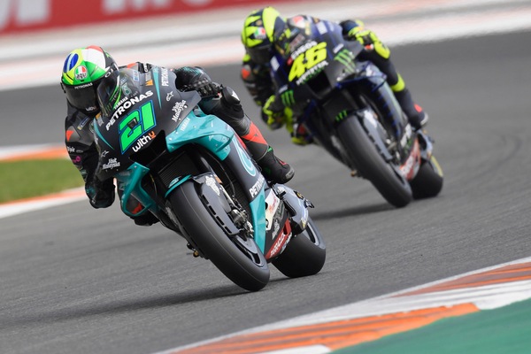 Gp Valencia: Morbidelli vola nelle terze libere, Valentino Rossi 17°