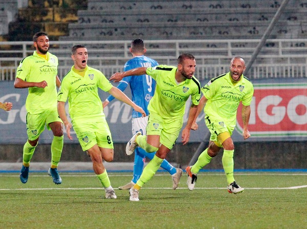 Serie C, Sambenedettese, aggancio in vetta. Livorno-Carrarese 1-2