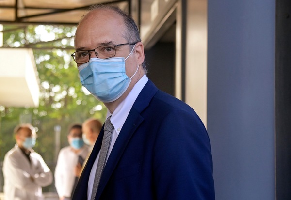 Vaccino anti-Covid, Magrini contro Crisanti: "Chieda scusa"