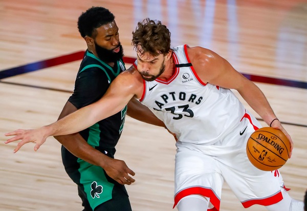 Marc Gasol passa ai Lakers, McGee vola a Cleveland