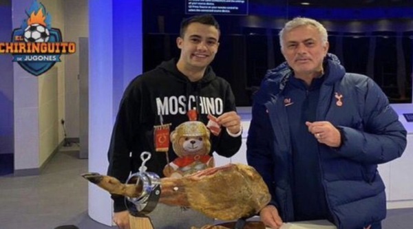 Mourinho e la scommessa del prosciutto: ha vinto Reguilon!