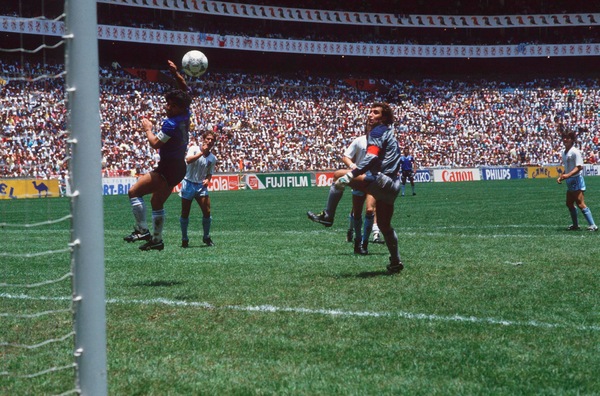 Maradona, Shilton: "Con me non si è mai scusato"