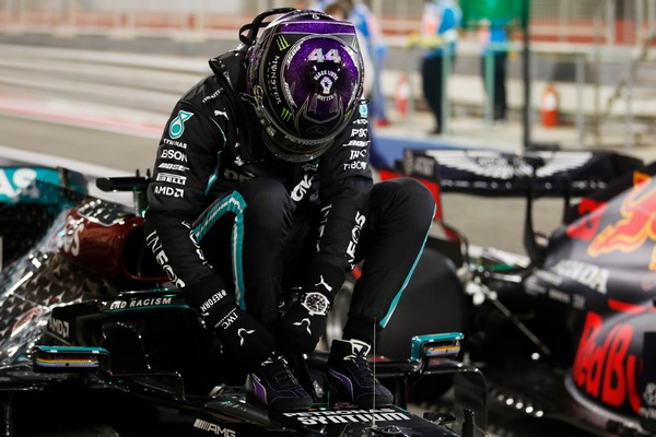 GP Bahrain, Hamilton: "Non ho festeggiato granché il settimo titolo"