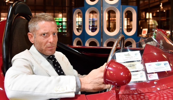 Lapo Elkann si mobilita: in campo contro l'emergenza e le mafie. «Sì alla cultura della legalità»