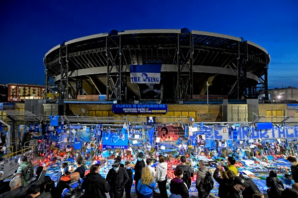 Napoli, è ufficiale: lo stadio Maradona è il nuovo nome del San Paolo