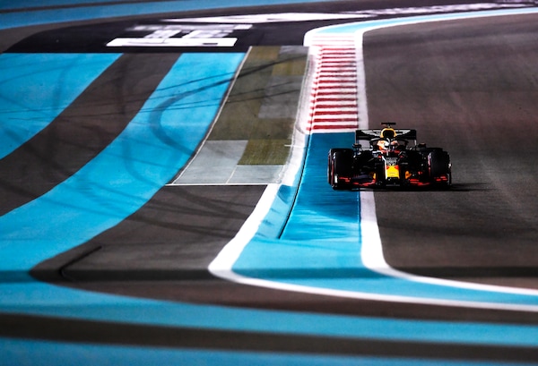 GP Abu Dhabi: Verstappen vola nelle FP3, Ferrari fuori dai dieci