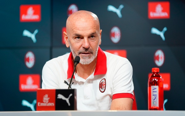 Pioli: "Paolo Rossi un campione di 'normalità'. Ibra torna per Genoa-Milan"