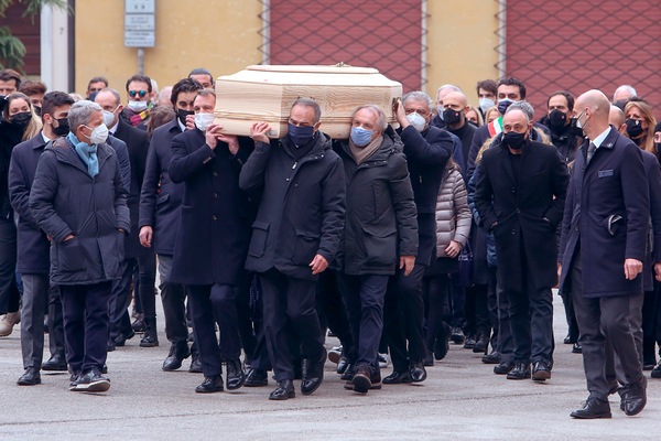 Paolo Rossi, furto nella casa di campagna nel giorno dei funerali