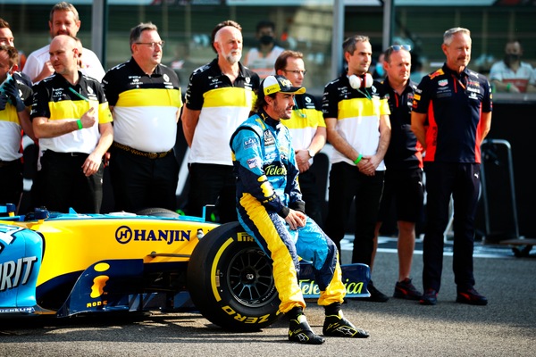 F1, Alonso dopo test Abu Dhabi: "Buon stato d'animo"