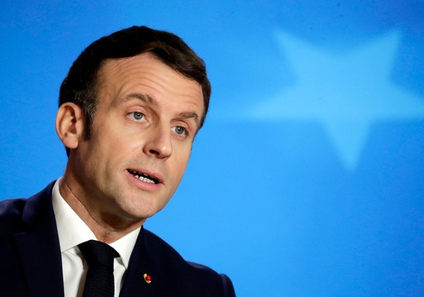 Coronavirus, Macron positivo: ora va in isolamento