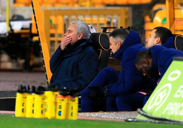 Caos Coronavirus in Premier: rinviata Tottenham-Fulham