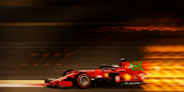 F1, Ferrari: Sainz e Leclerc testano le gomme Pirelli 2022 in Bahrain