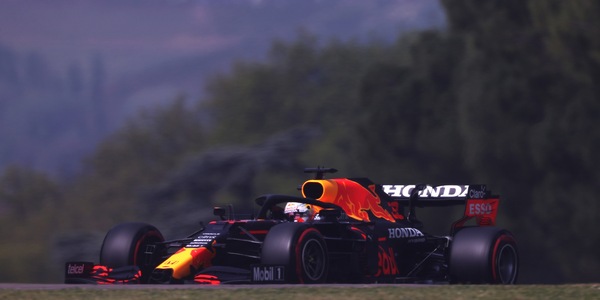 F1, Gp Imola: Verstappen comanda le terze libere. Leclerc è 5°