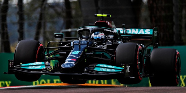 F1, Gp Imola: incidente tra Russell e Bottas, bandiera rossa