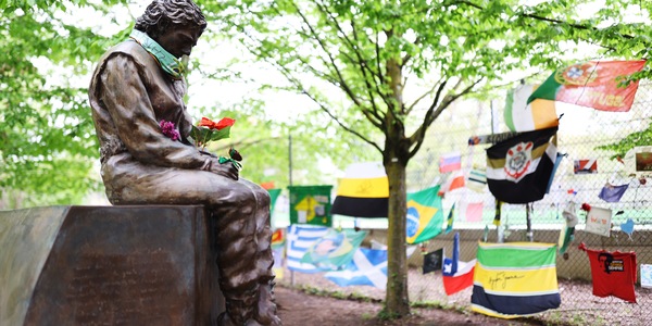Ayrton Senna, il ricordo nella serie "Ossi di Seppia"