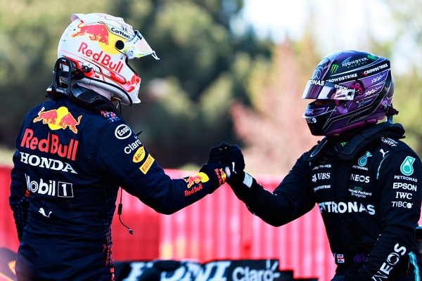 GP Spagna, Hamilton nella storia con la pole numero 100. Quarto Leclerc