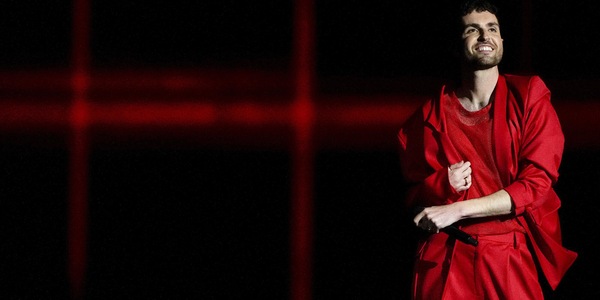 Duncan Laurence positivo al Covid. Salterà la finale dell'Eurovision