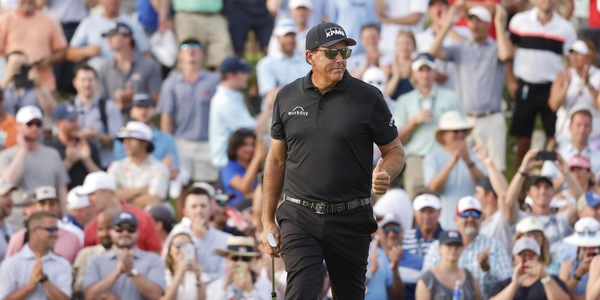 PGA Championship, Mickelson in testa: ora insegue la storia