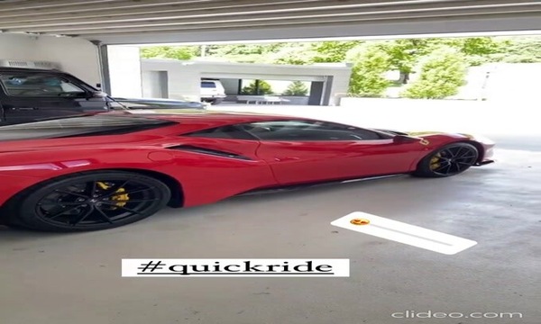 Hamsik, l'ex Napoli innamorato della sua Ferrari 488 Pista