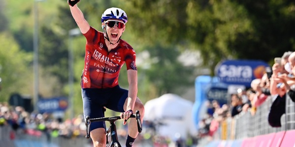 Giro d'Italia, Martin vince la tappa 17: Bernal conserva la maglia rosa