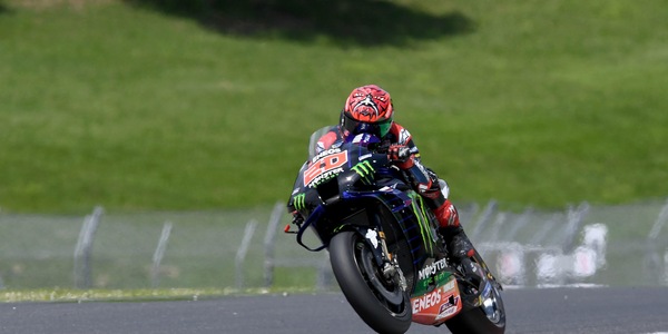 MotoGp: Quartararo vince il Gp d'Italia, Bagnaia fuori. Decimo Rossi