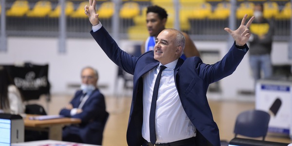 Cantù annuncia il ritorno di coach Sodini: contratto biennale