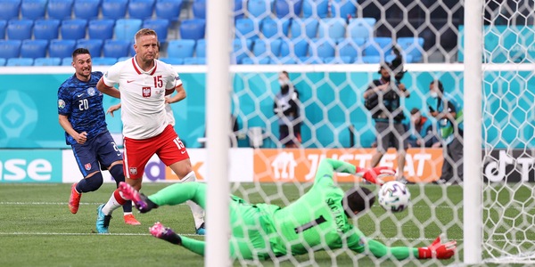 Juve, altro autogol: Szczesny dopo Demiral, ed è pure da record