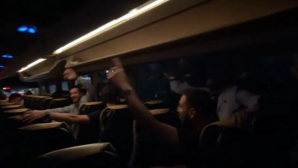 L'Italia canta "Notti magiche": il coro è pieno di emozione!