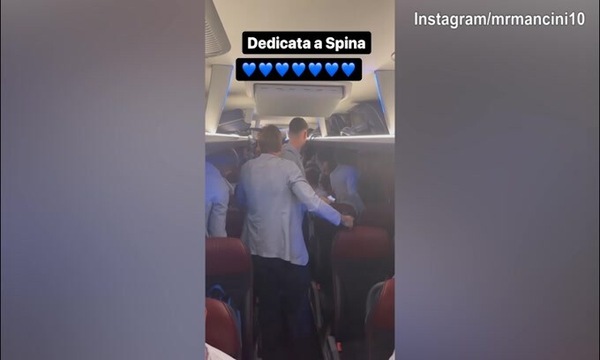 Italia, che gruppo! Ecco il coro per Spinazzola
