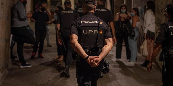 Coronavirus, a Barcellona nuovo coprifuoco contro variante Delta