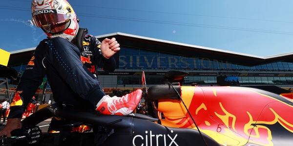 F1, l'incidente di Verstappen è costato alla Red Bull 1,8 milioni di dollari