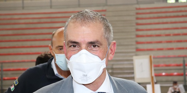 Vaccini, Costa sui docenti: "Ancora 200mila non vaccinati"