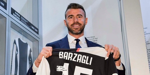 Barzagli in campo nel ritiro degli svincolati: non torna, ma vuole allenare