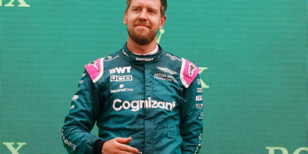F1, Vettel: "Un onore poter competere con Alonso in pista"