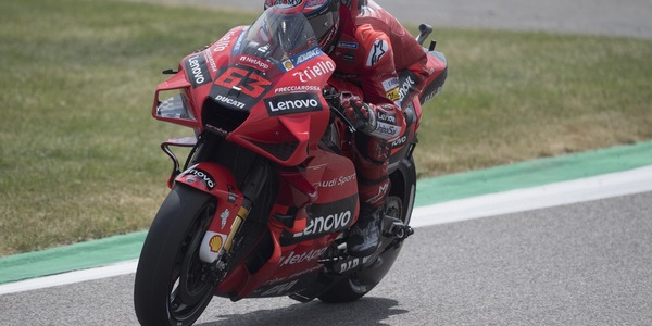 MotoGp, Gp Austria: Bagnaia guida le FP3, Rossi manca il Q2