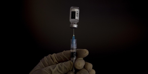 Usa, terza dose del vaccino anti Covid raccomandata dopo 8 mesi